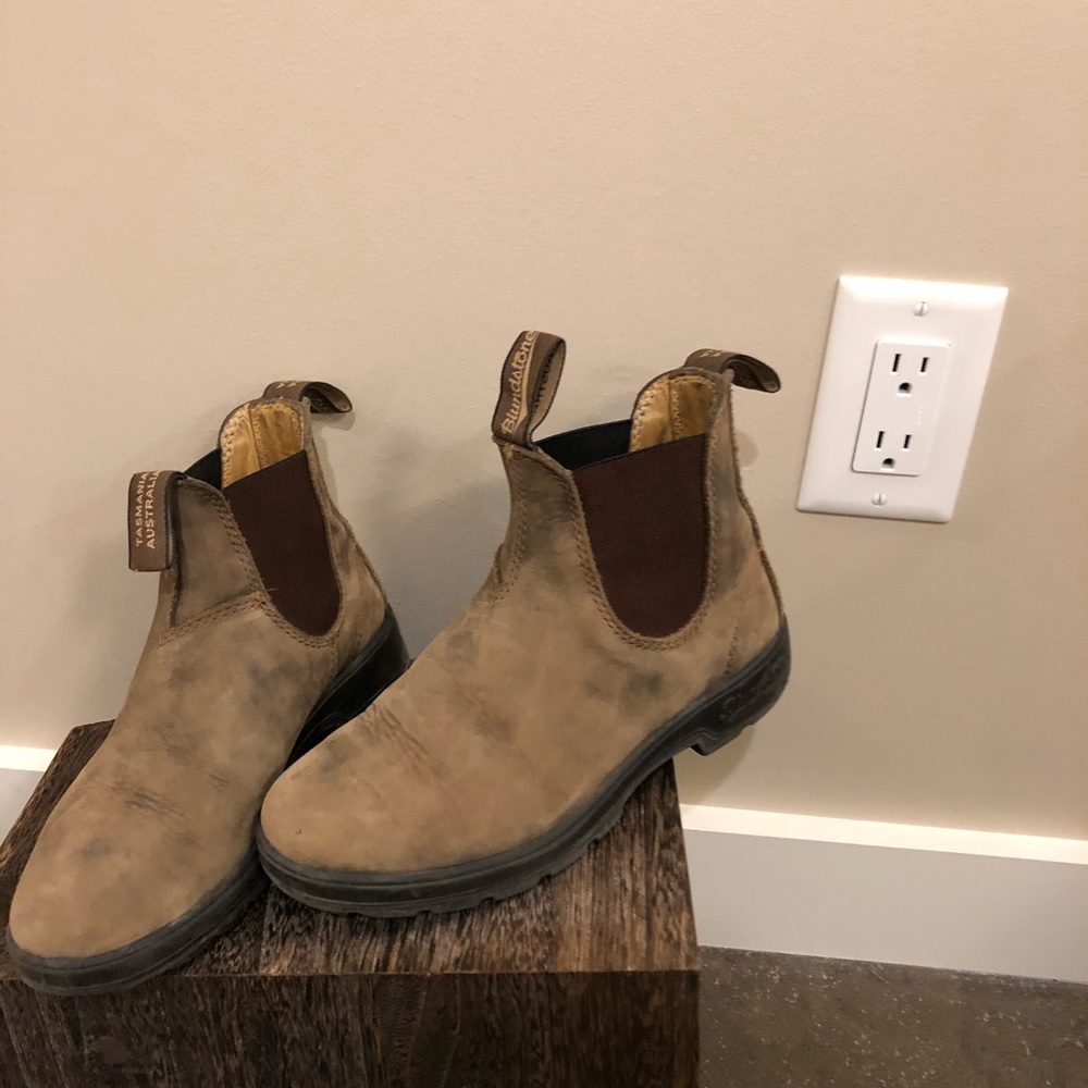 Blundstones size 6.5